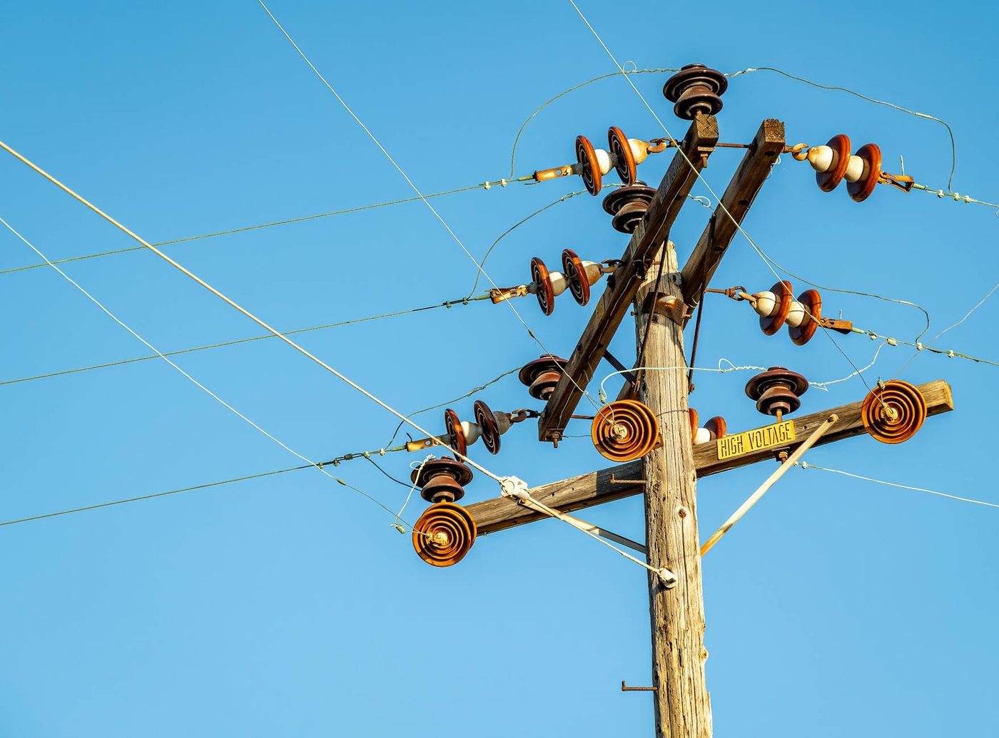 Economische dreiging in Vlaanderen: groeiende wachtrijen op het elektriciteitsnet kunnen miljardenschade veroorzaken