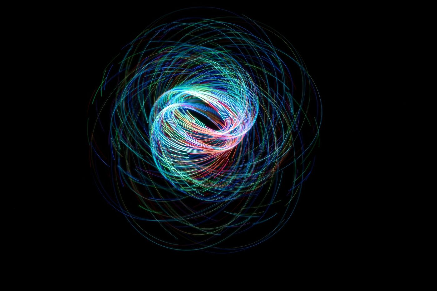 Wetenschappers stellen alternatieve formulering van quantumveldentheorie voor op basis van reële getallen