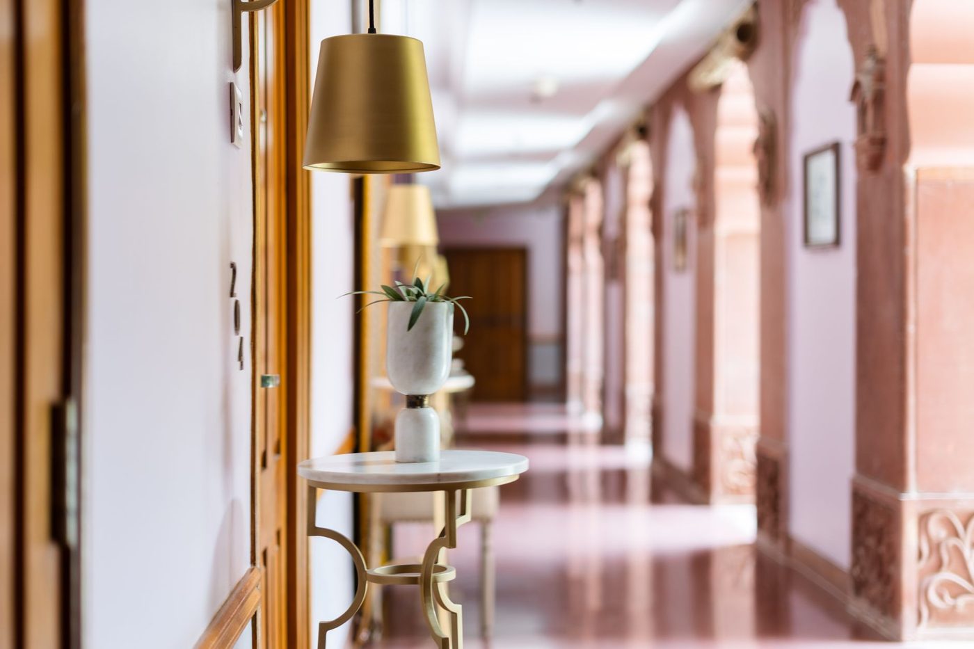 Zwembad in luxehotel wordt dodelijke valkuil: twee mannen geëlektrocuteerd