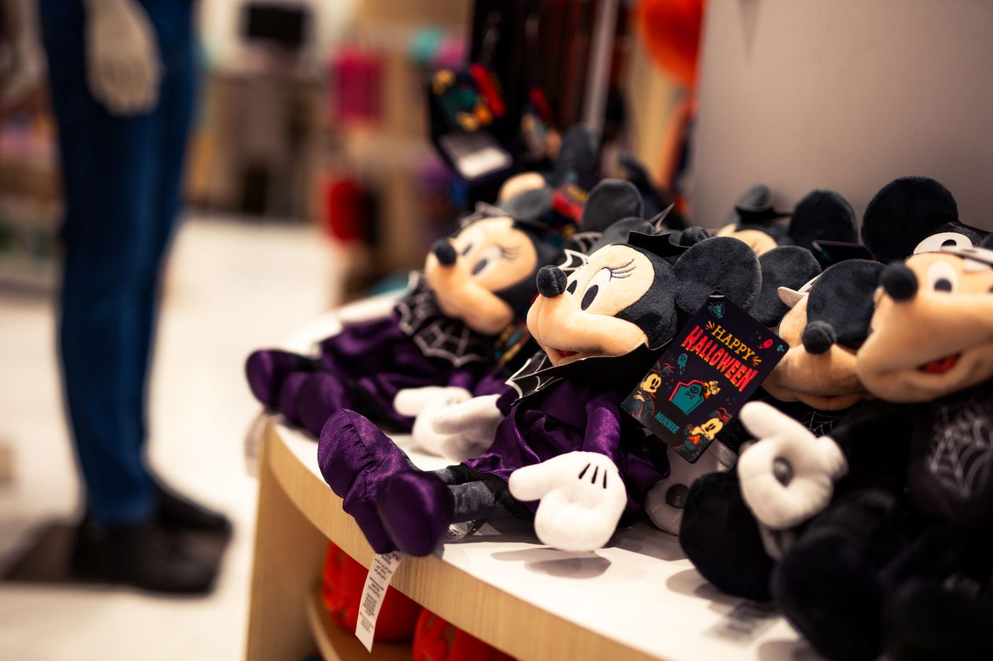 Nepmessen verdwijnen uit Poolse winkels: Halloween wordt slachtoffer van steekpartijen