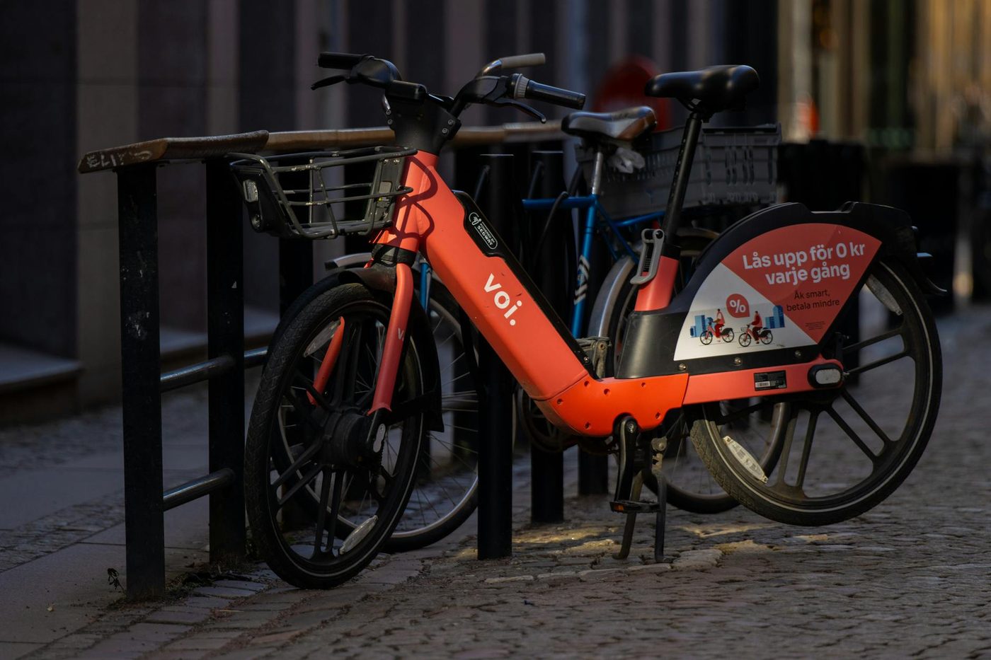 Deelfietsen en -steps populairder bij stakingen en hoge brandstofprijzen