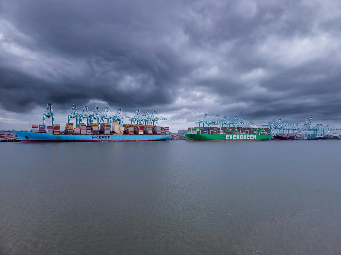 Escalatie in de Straat van Hormuz: Iran dreigt met aanvallen op scheepvaart