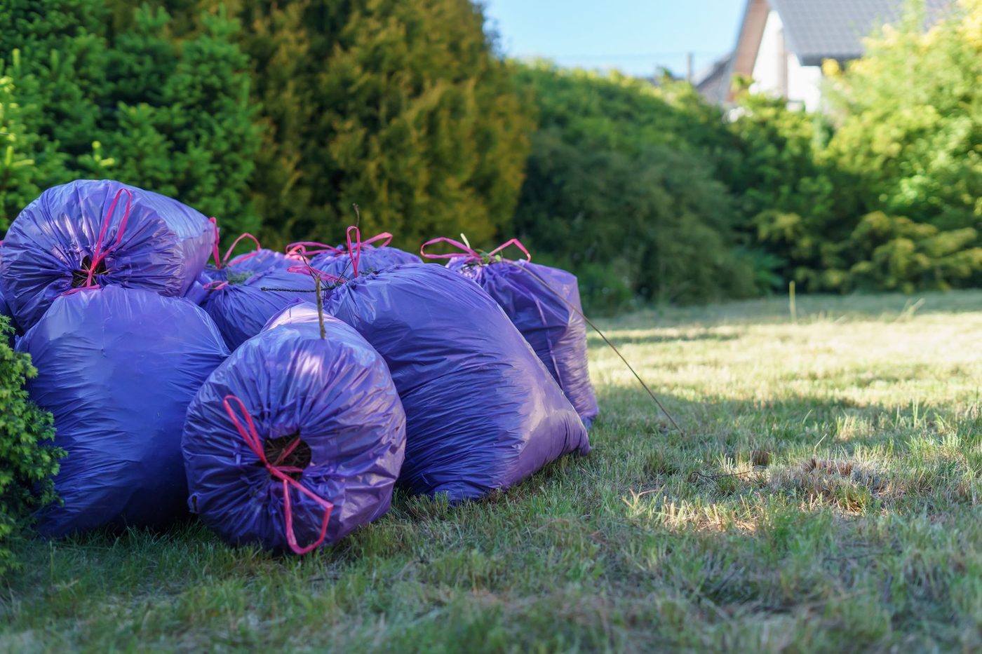 Asbestslachtoffer in actie: 'Gevaarlijk bouwafval voor mijn deur