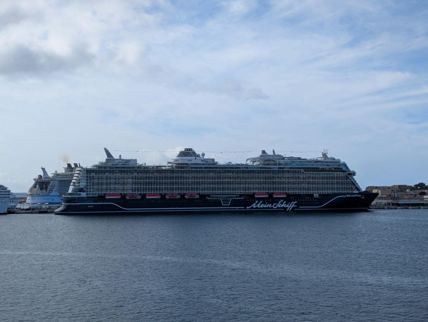 Hantavirusuitbraak op cruiseschip Hondius leidt tot wereldwijde opsporingsactie