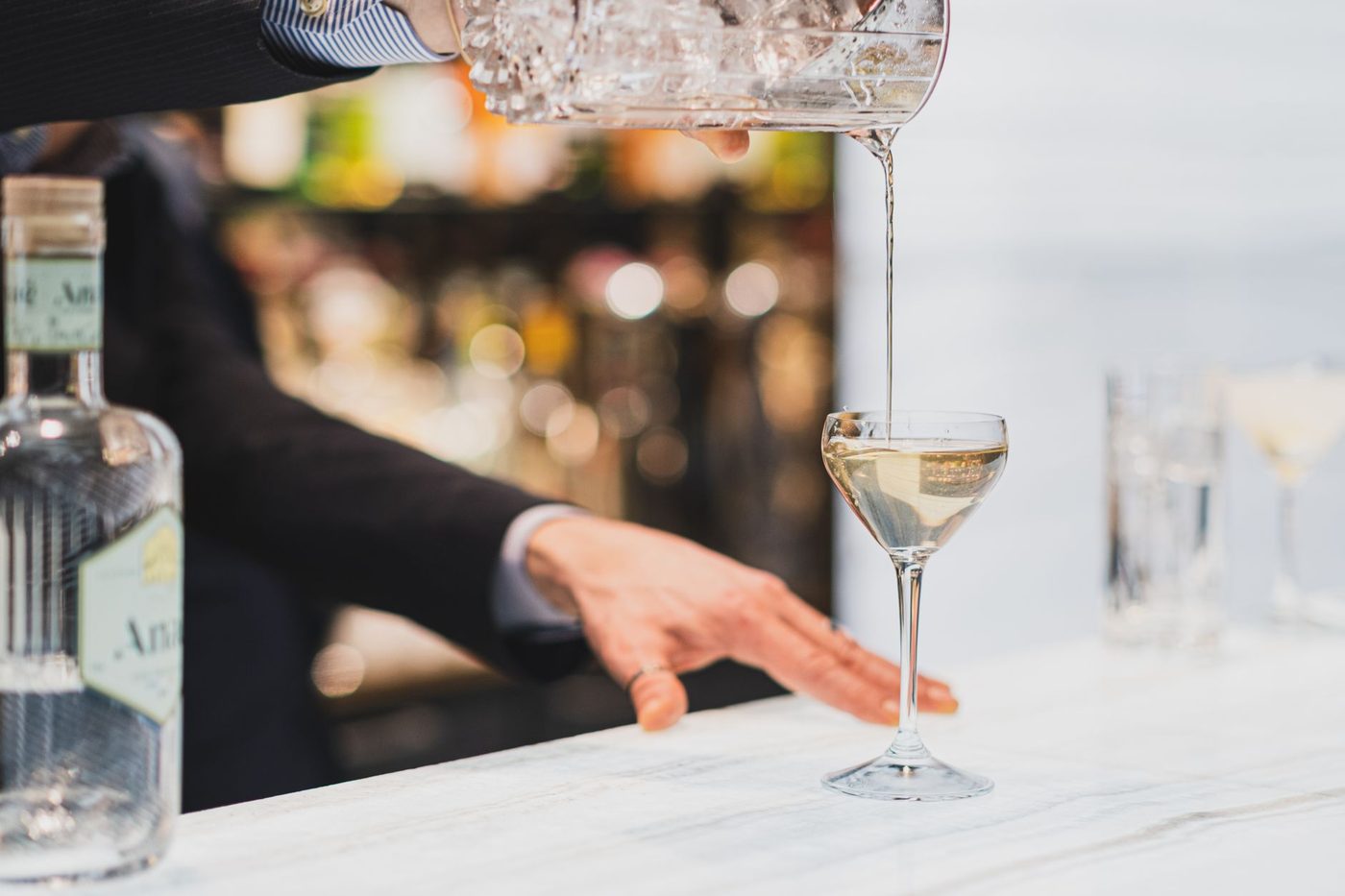 Britse man belt noodnummer na aankoop alcoholvrije gin-tonic