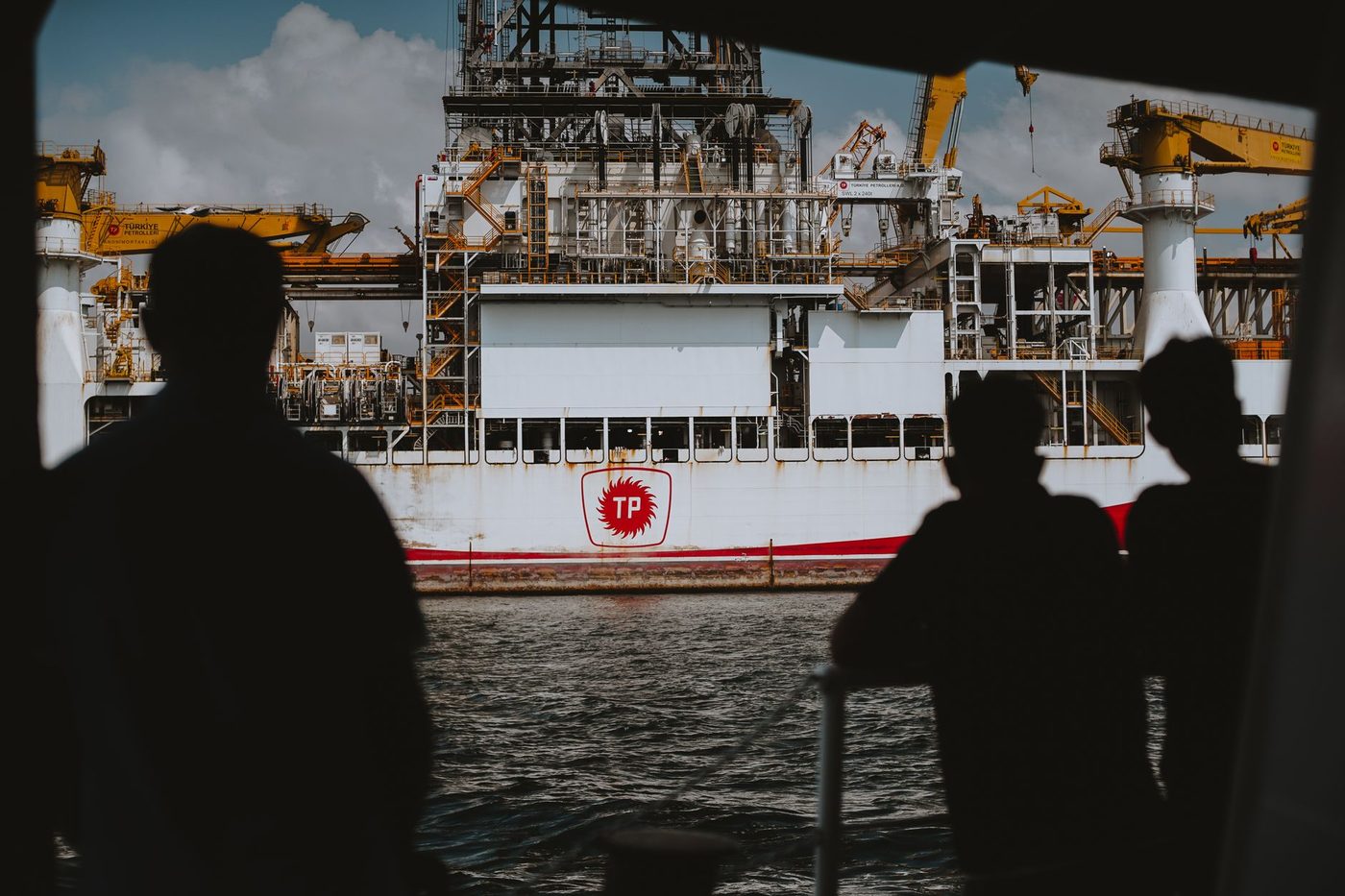 Weeg je meer dan 124 kilo? Dan dreigt honderden offshorewerkers hun baan