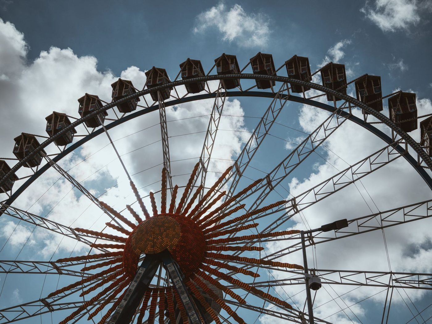 Tragedie op Oktoberfest: medewerker overlijdt na ongeluk met attractie