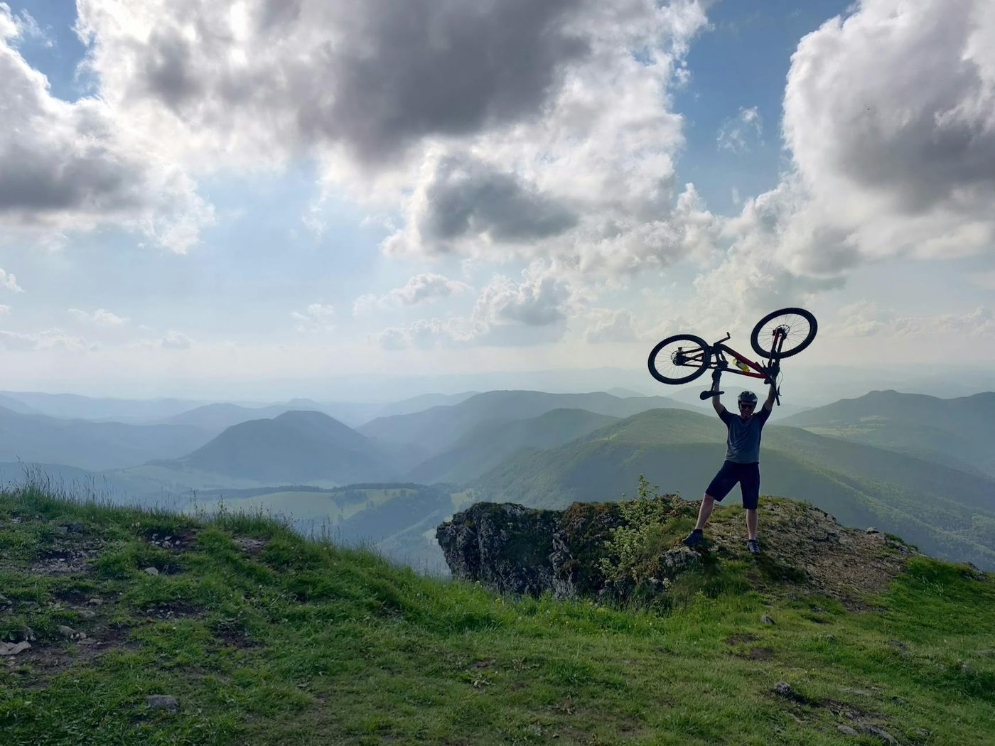 Jasper Philipsen wint In Flanders Fields na spannende finale
