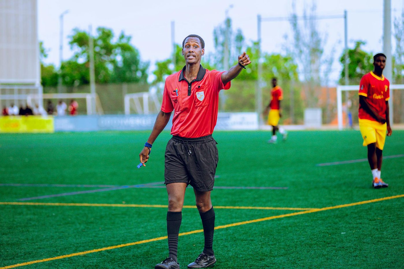 Schokkend incident bij FC Stokkem: speelster beweert fysiek aangevallen te zijn door scheidsrechter