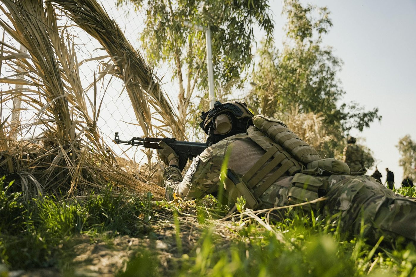 Amerikaanse oorlogsminister Hegseth zuivert legerleiding te midden van Iran-conflict