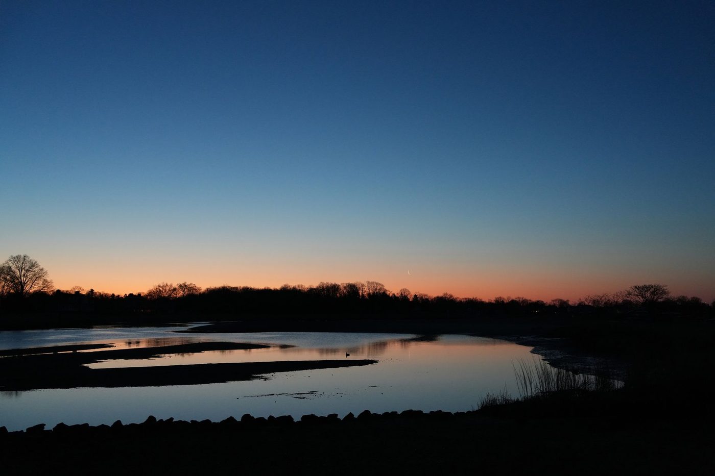 Maansikkel en Mars ontmoeten elkaar in vroege ochtendhemel van 9 augustus