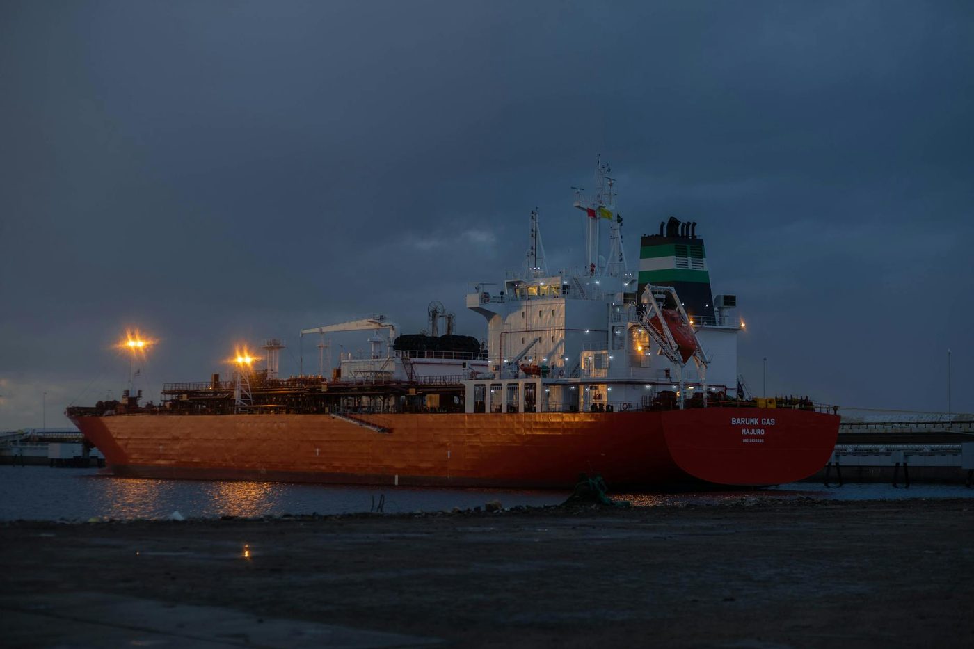 Oekraïne raakt Russische tankers in haven van Novorossijsk met drone-aanvallen