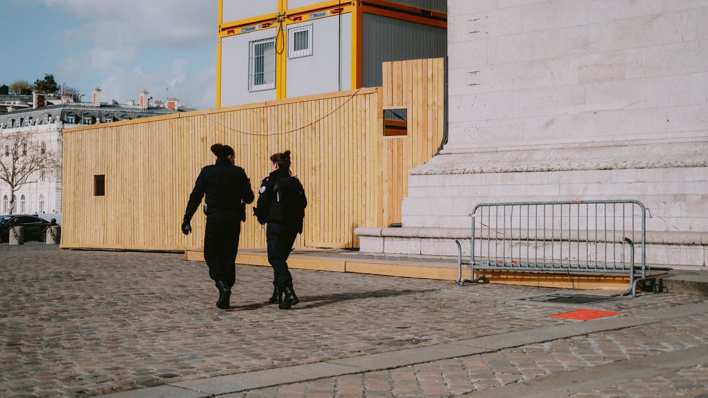 Gentse politie en bouwbedrijf reageren op homofobe belaging Jonatan Medart