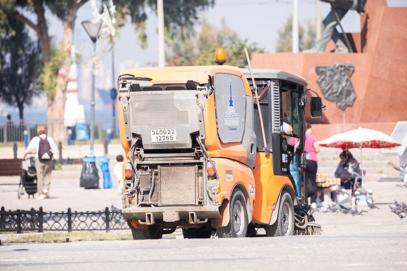 Zeventiger overleden na botsing met veegmachine in Izegem
