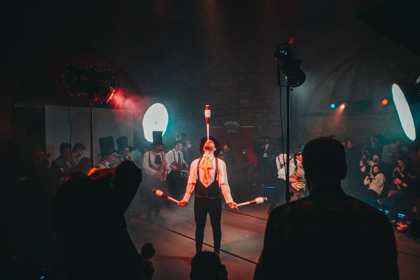 Zangeres Camille zoekt onbekend talent voor haar wintercircus: "Superfijn dat ik iemand deze kans mag geven"