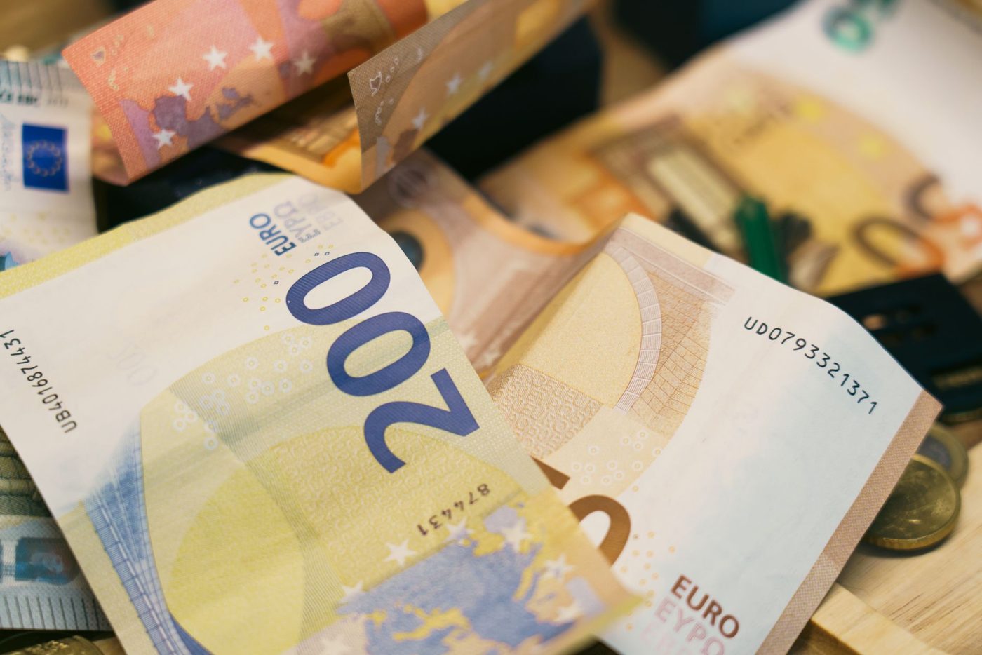 Stem mee over je nieuwe eurobiljetten: kies voor cultuurhelden of wilde natuur