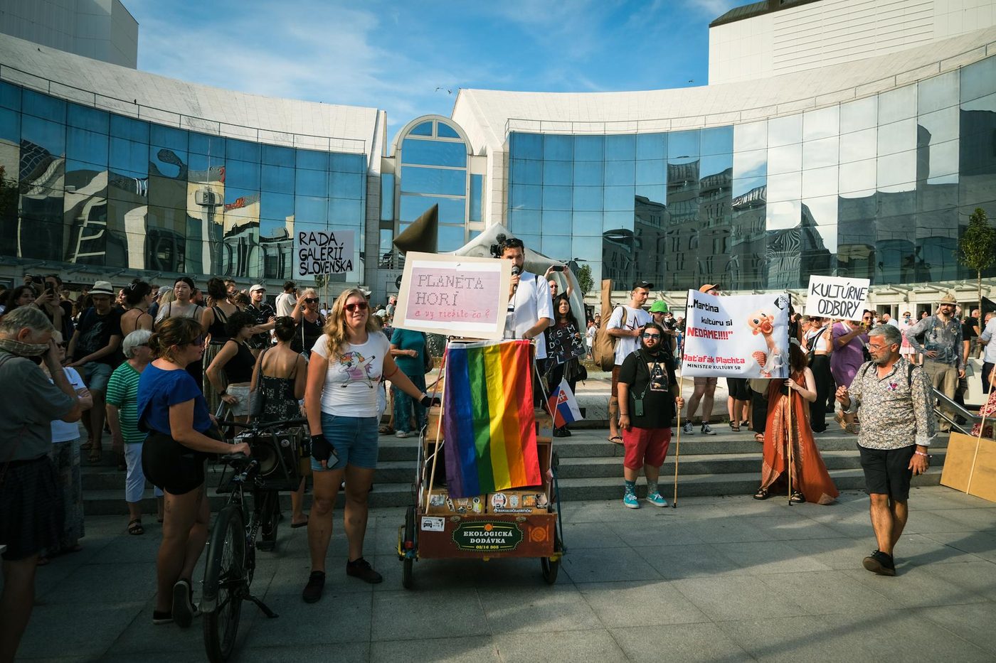 Klimaatactivist Wouter Mouton vrij onder strenge voorwaarden na veroorzaken valpartij Ronde van Brugge