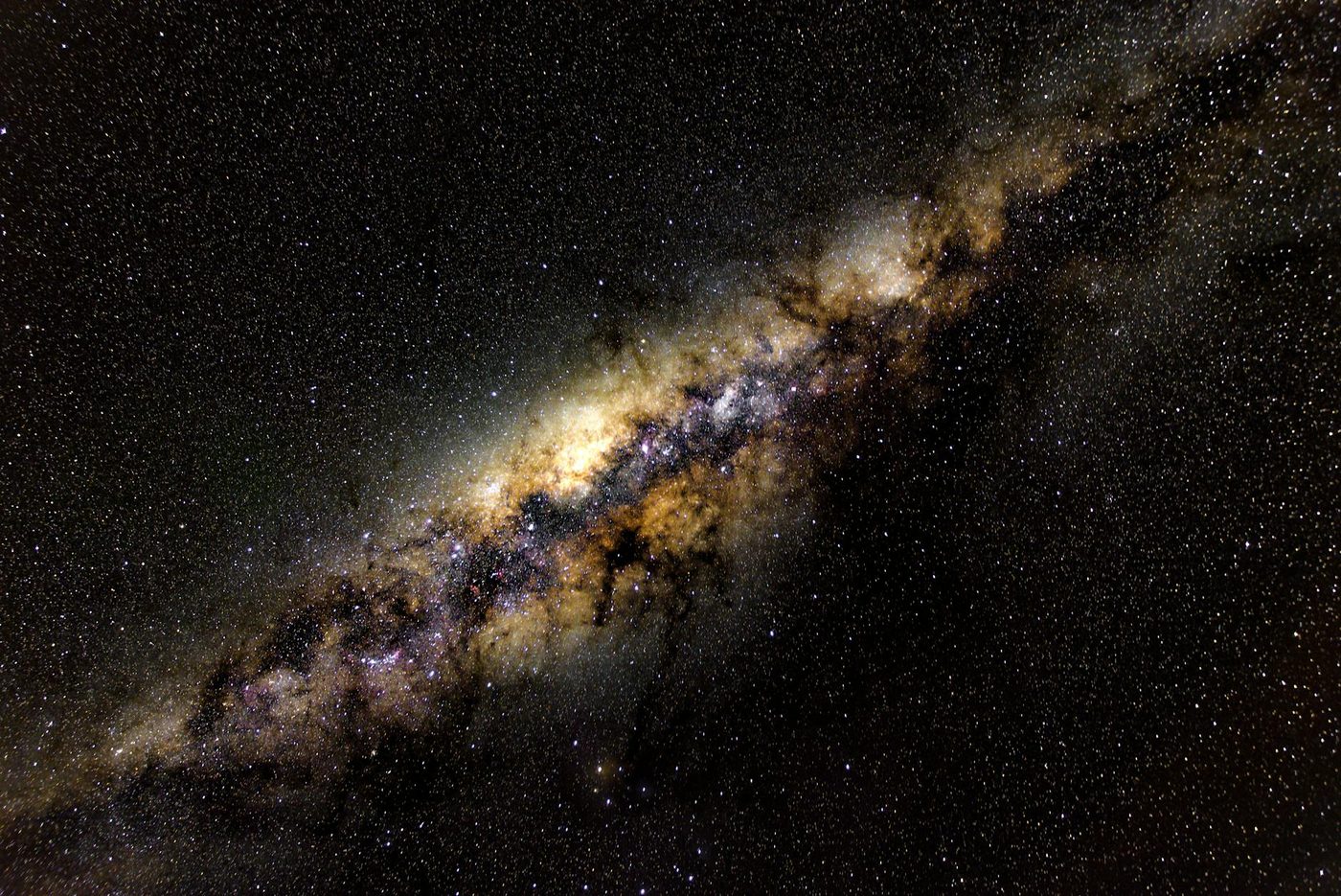 Groei van superzware zwarte gaten drastisch vertraagd sinds kosmische middagpiek