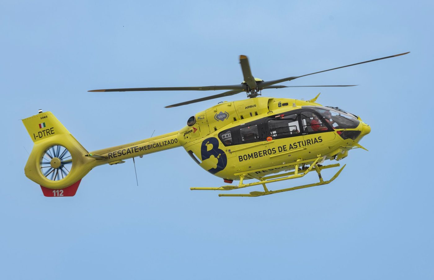 MUG-helikopter landt op E40 in Aalter voor hulp aan kind