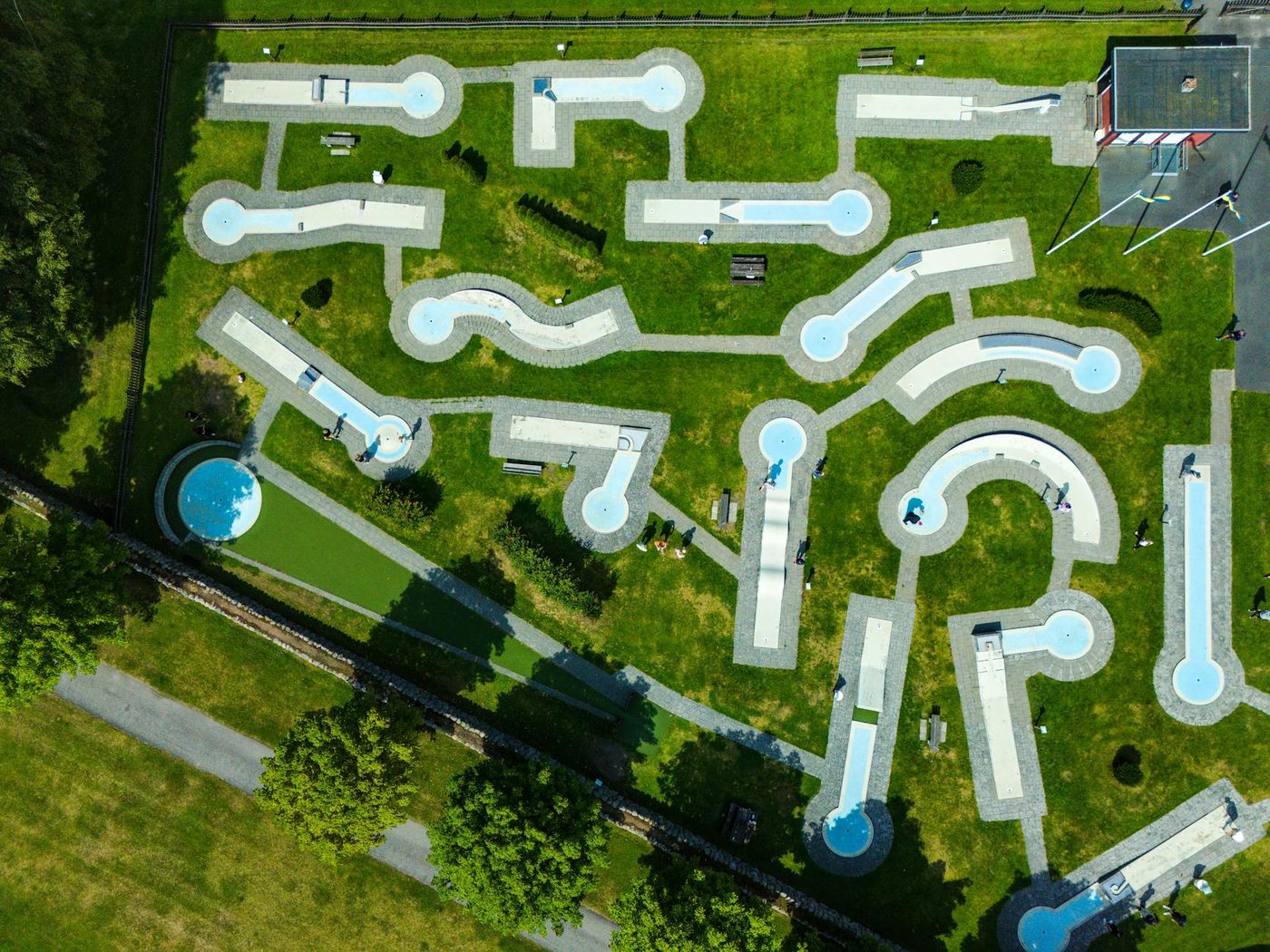 Minigolfterrein Fallonstadion heropent onder gemeentelijk beheer