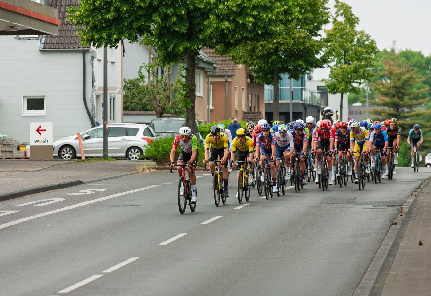 Lorenzo Finn domineert slotrit en pakt zege in Ronde van de Toekomst