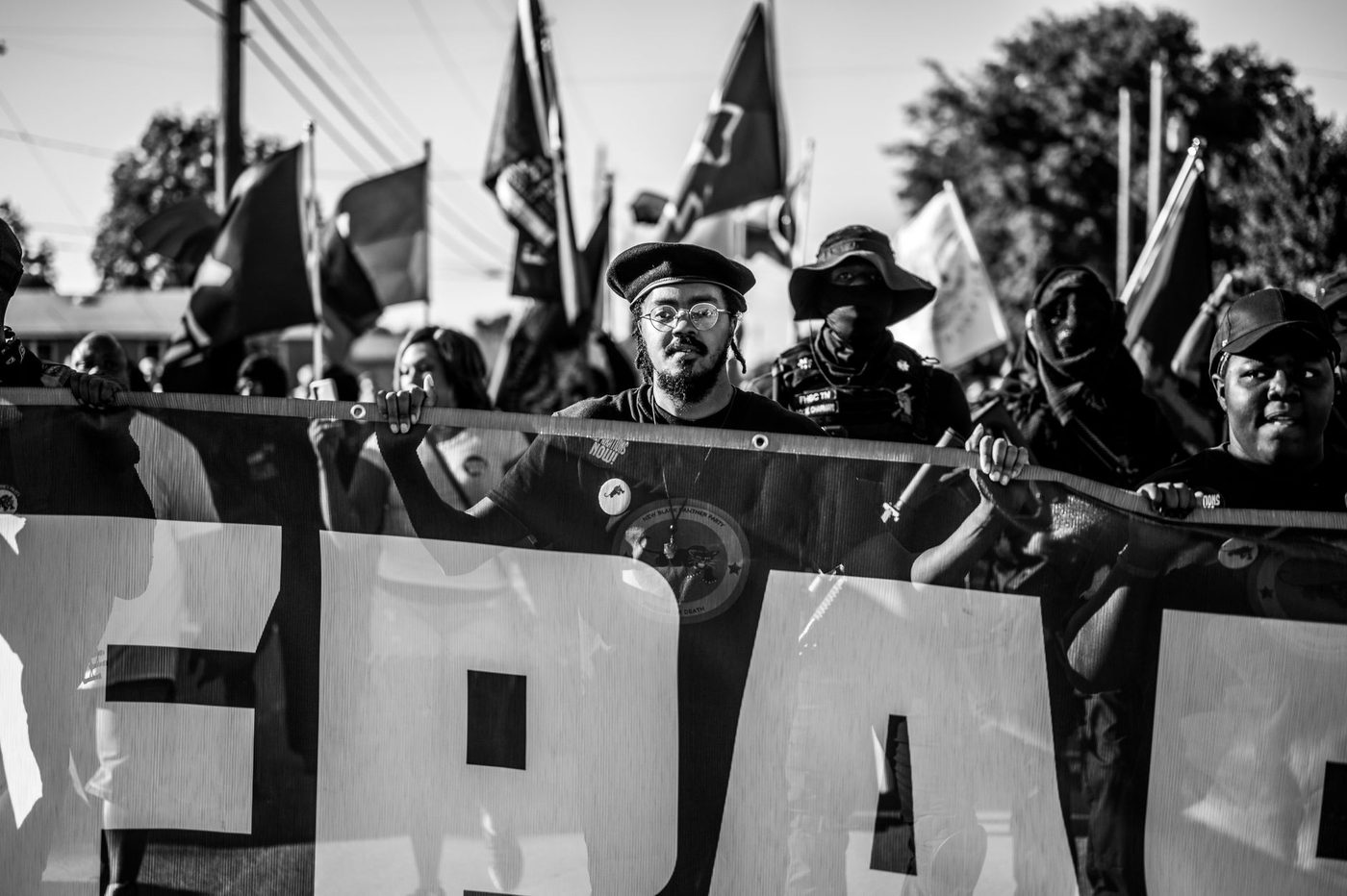 Racistisch spandoek over E40 in Gent bleef dagen hangen: 'Dit lok je zelf uit'