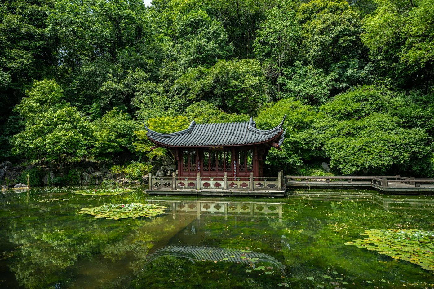 Diplomatieke missie naar Peking versterkt plannen voor renovatie Chinees paviljoen in Laken