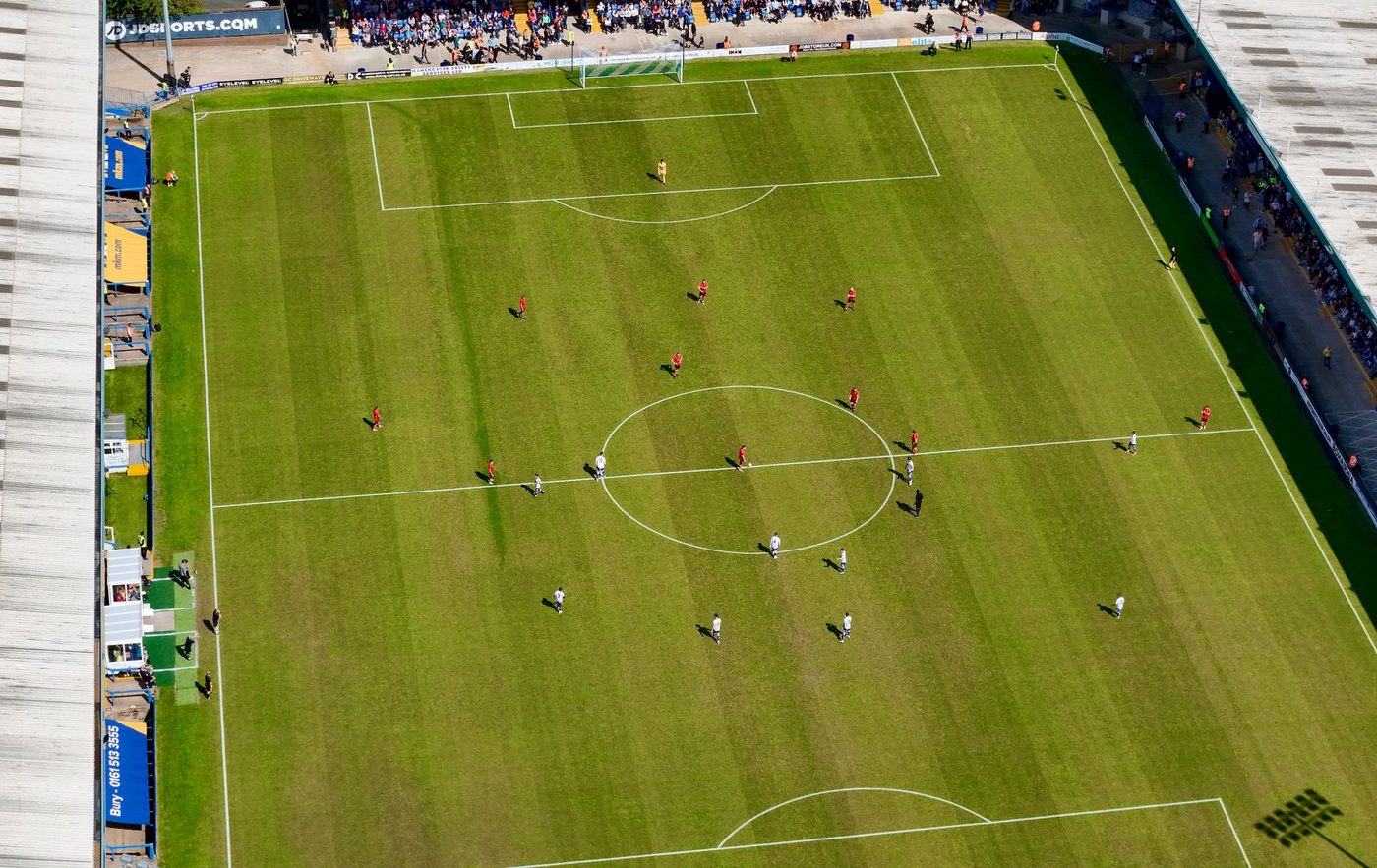 Pijnlijk debuut Fernandez-Pardo: Newcastle gaat kopje onder bij Leeds