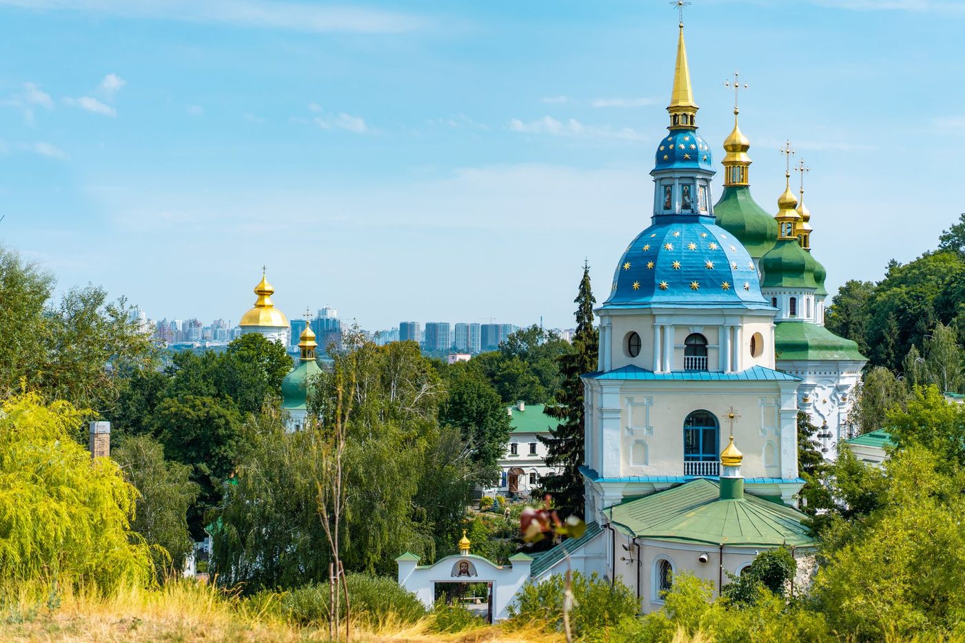 Raketten op Kiev, kinderen gewond: NAVO jagt straaljagers boven Letland