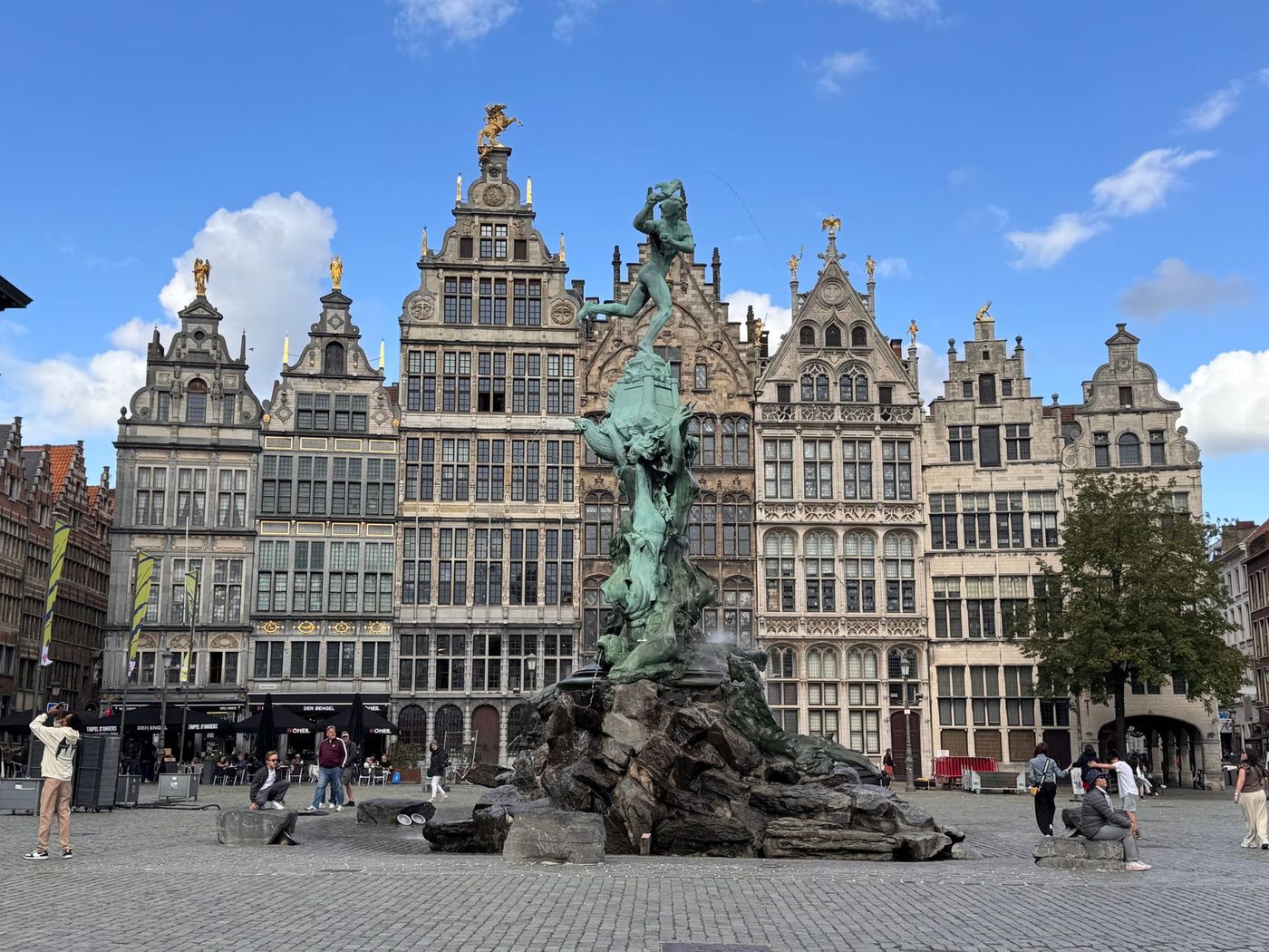 Man (58) opgepakt voor exhibitionisme in Antwerpse parken en sportclubs