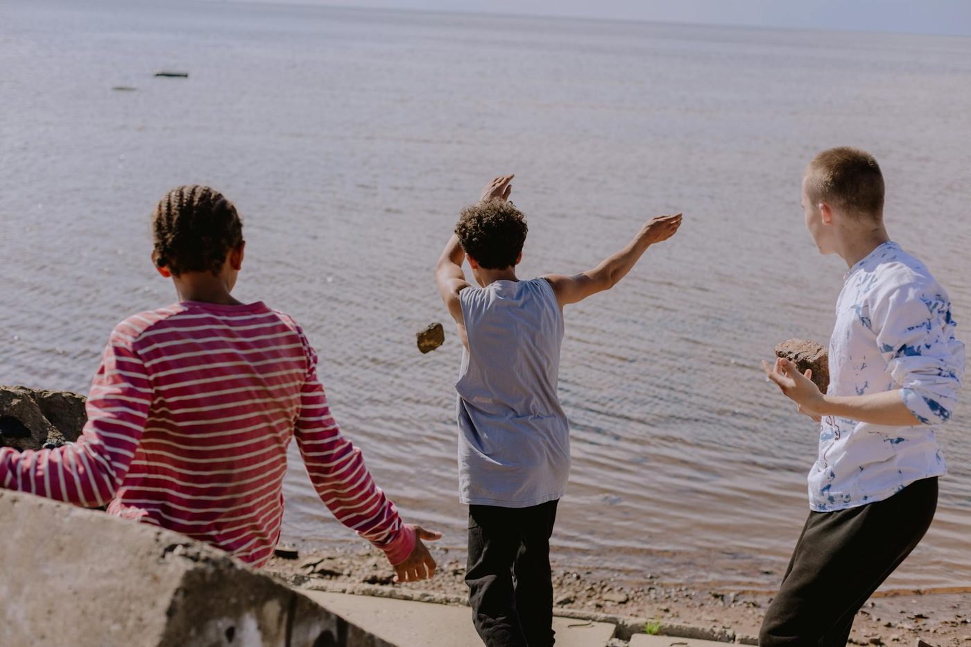 Maaseik gastheer van eerste Belgisch-Nederlands kampioenschap stone skimming