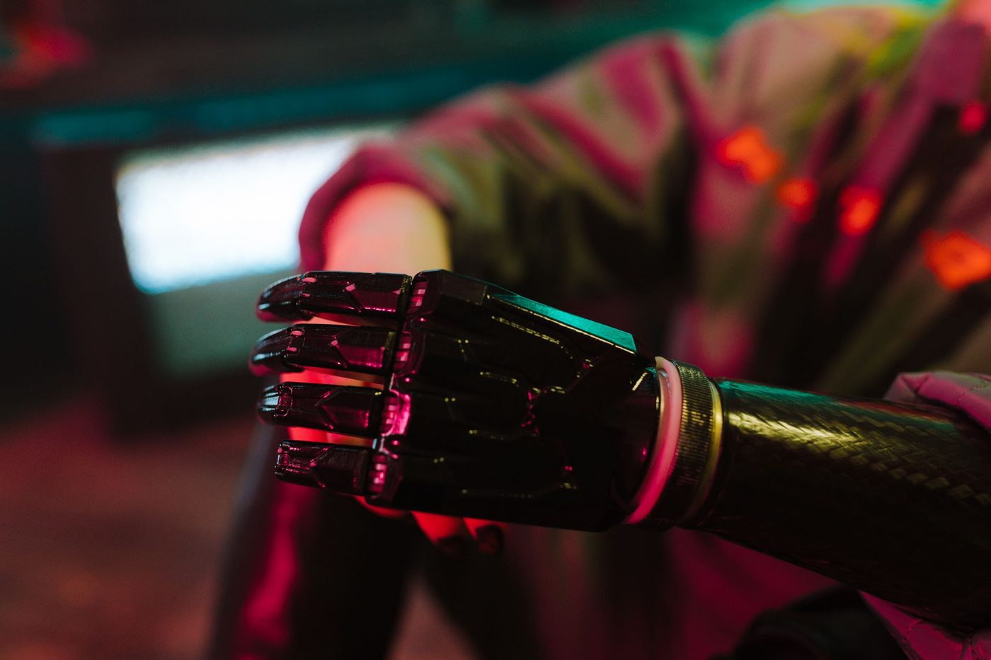 Nieuw framework versnelt leerproces van robotische handen via MPC-ondersteuning