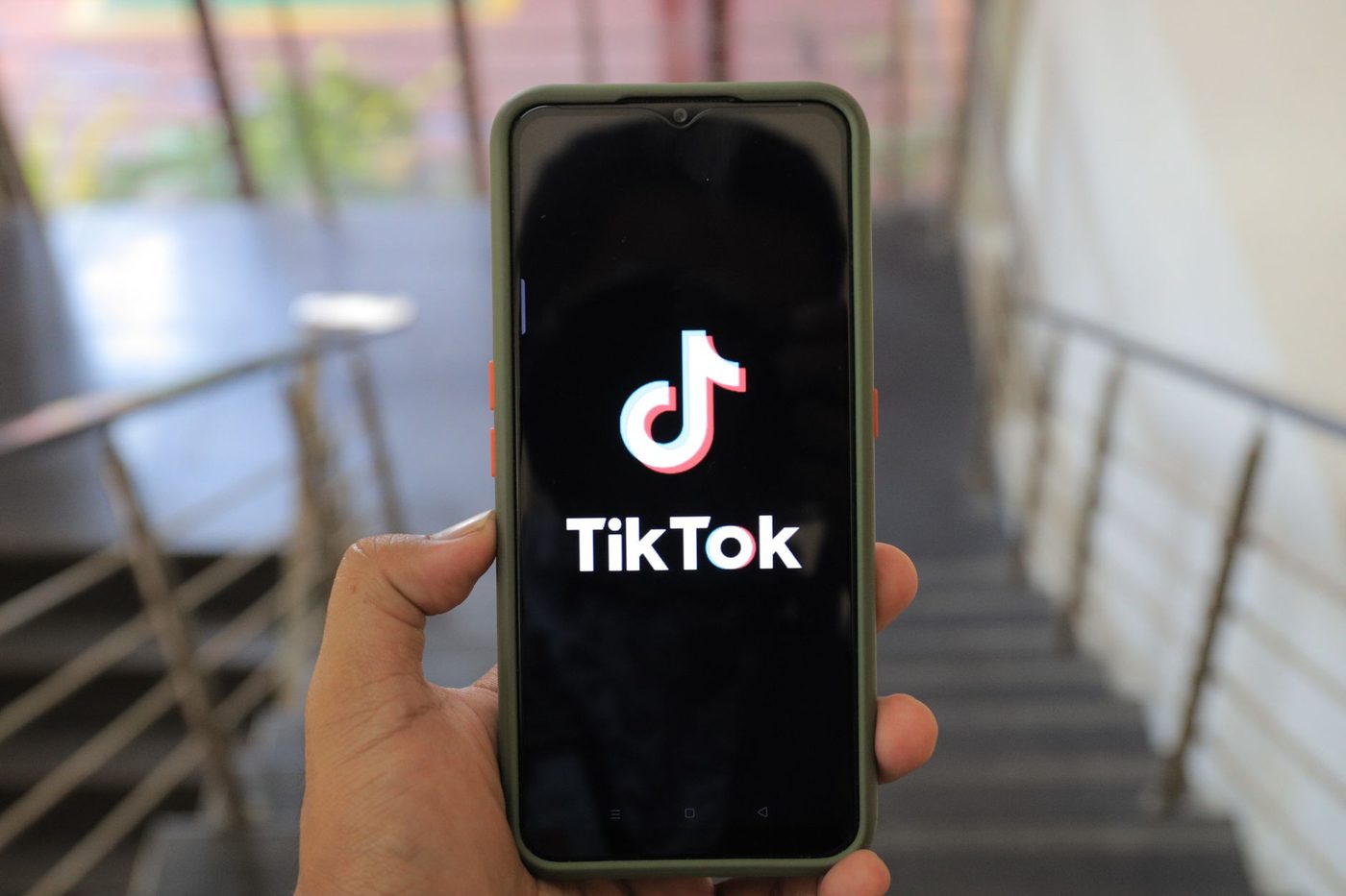 De TikTok-economie: Hoe de 'Dubai-reep' de wereldwijde supermarkten veroverde
