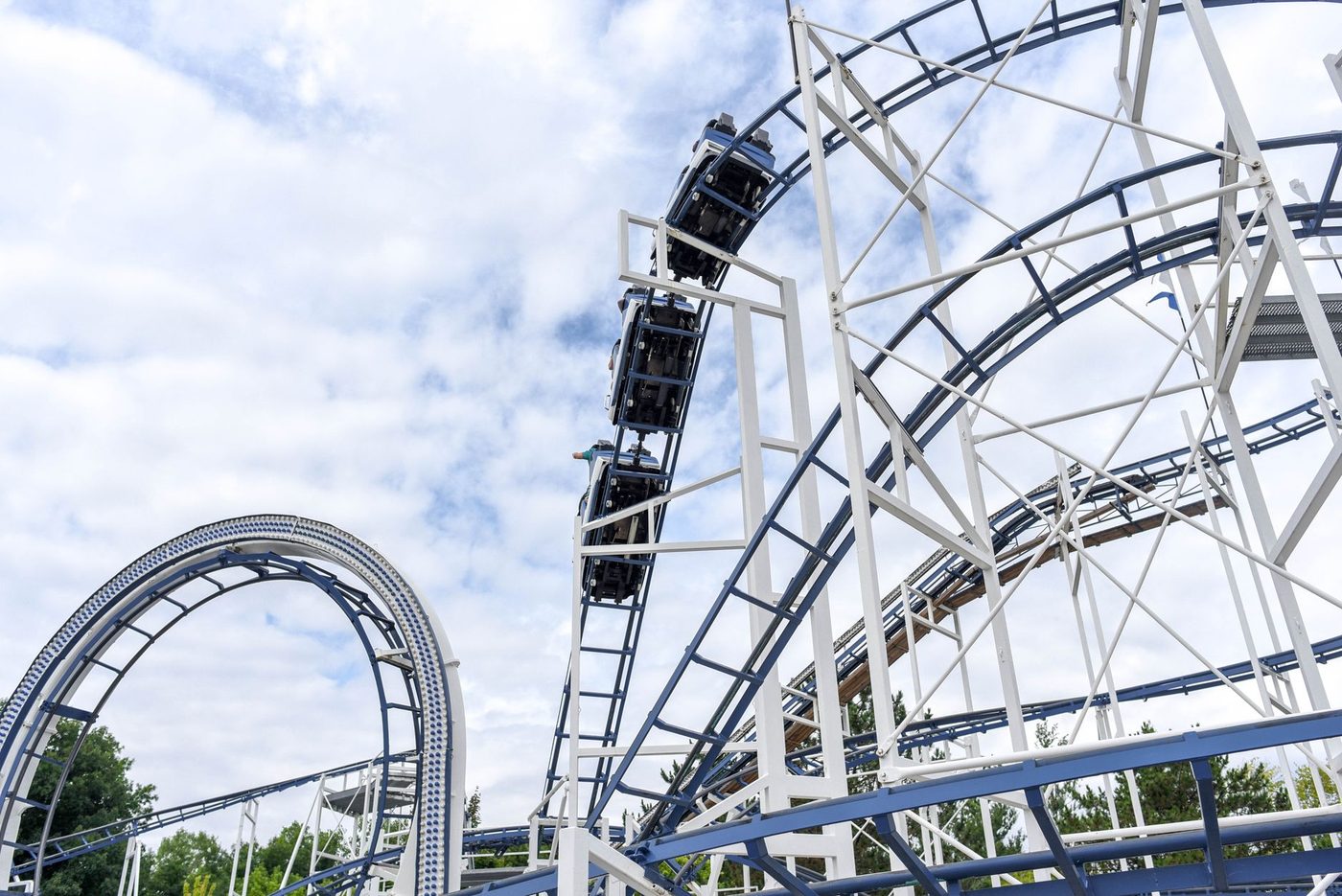 RollerCoaster Tycoon Wonderworks: klassieke pretparksimulatie keert terug