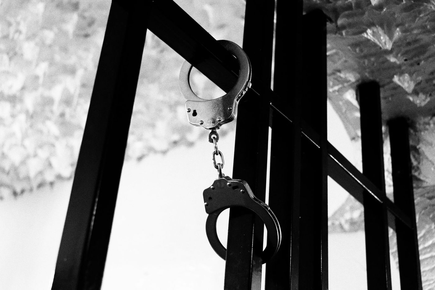 Man zit vast in Amerikaans detentiecentrum met kogel nog in zijn rug