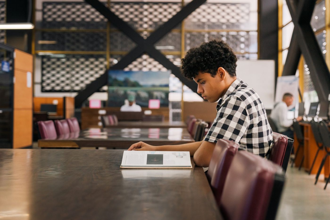 Actiris stelt tijdelijke studieruimte beschikbaar in Astrotoren voor Brusselse studenten
