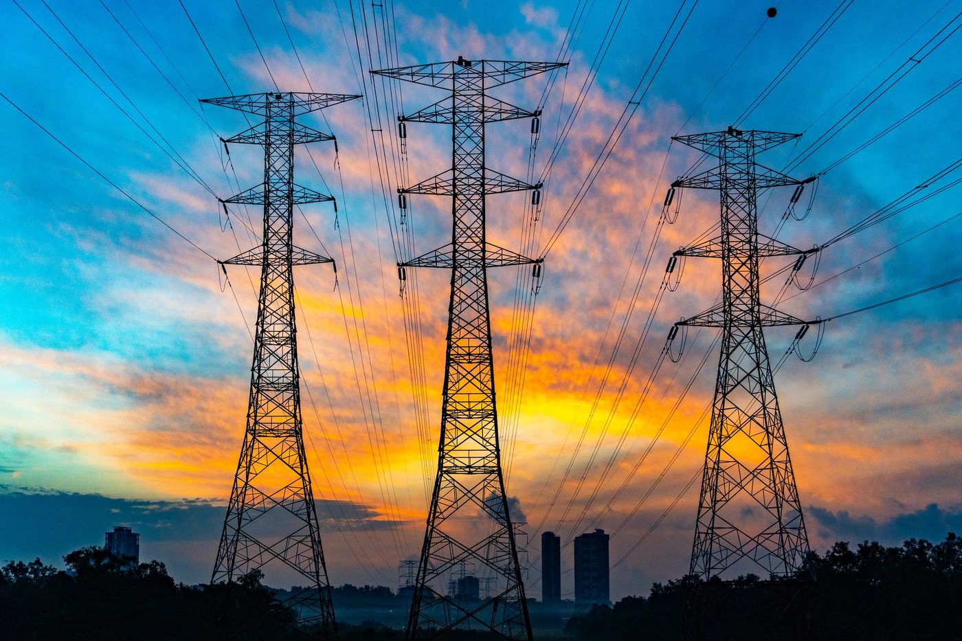 Nieuw AI-framework AgentiGrid versnelt planning van elektriciteitsnetten