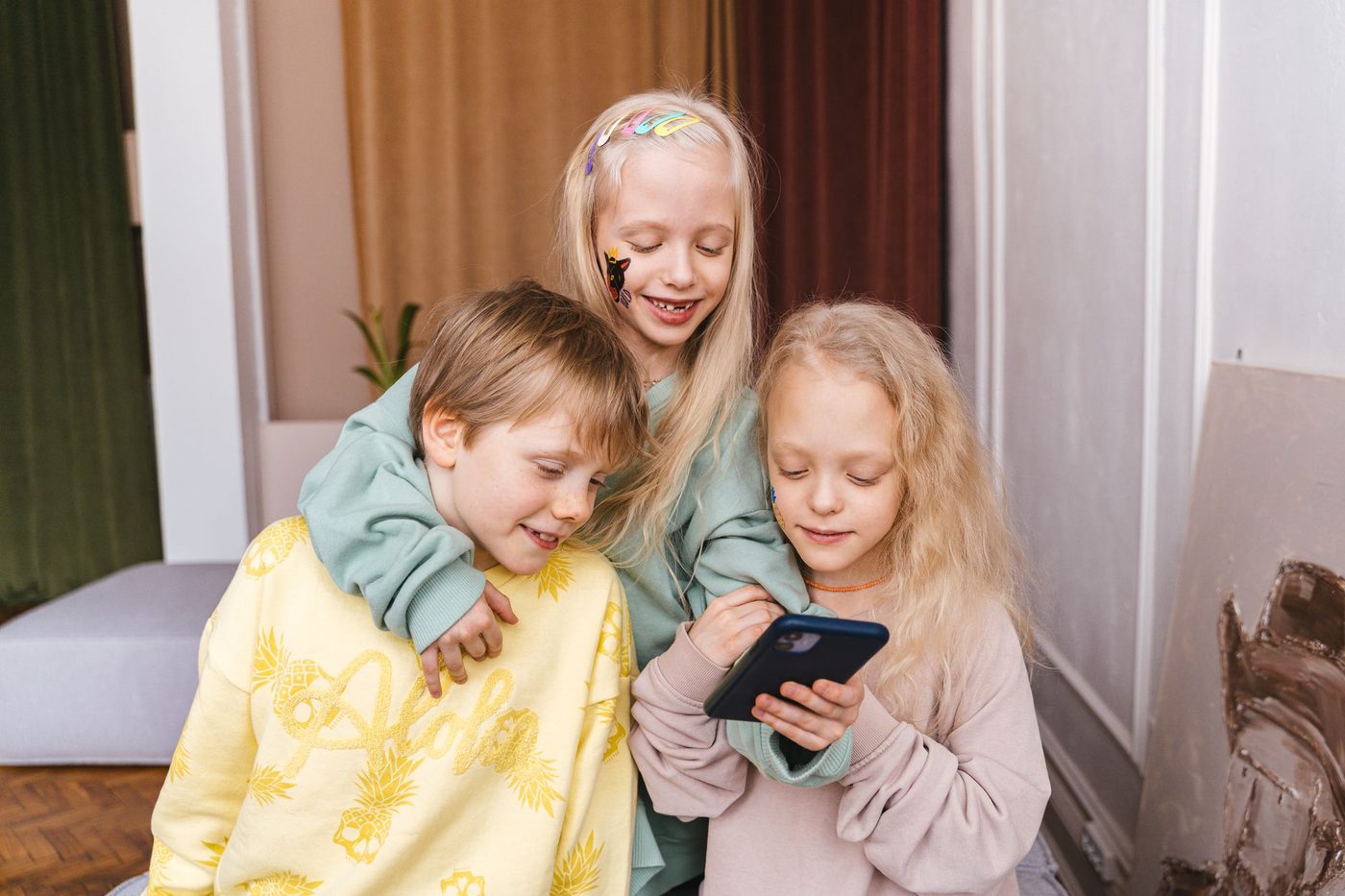 EU stelt verbod op sociale media voor kinderen uit