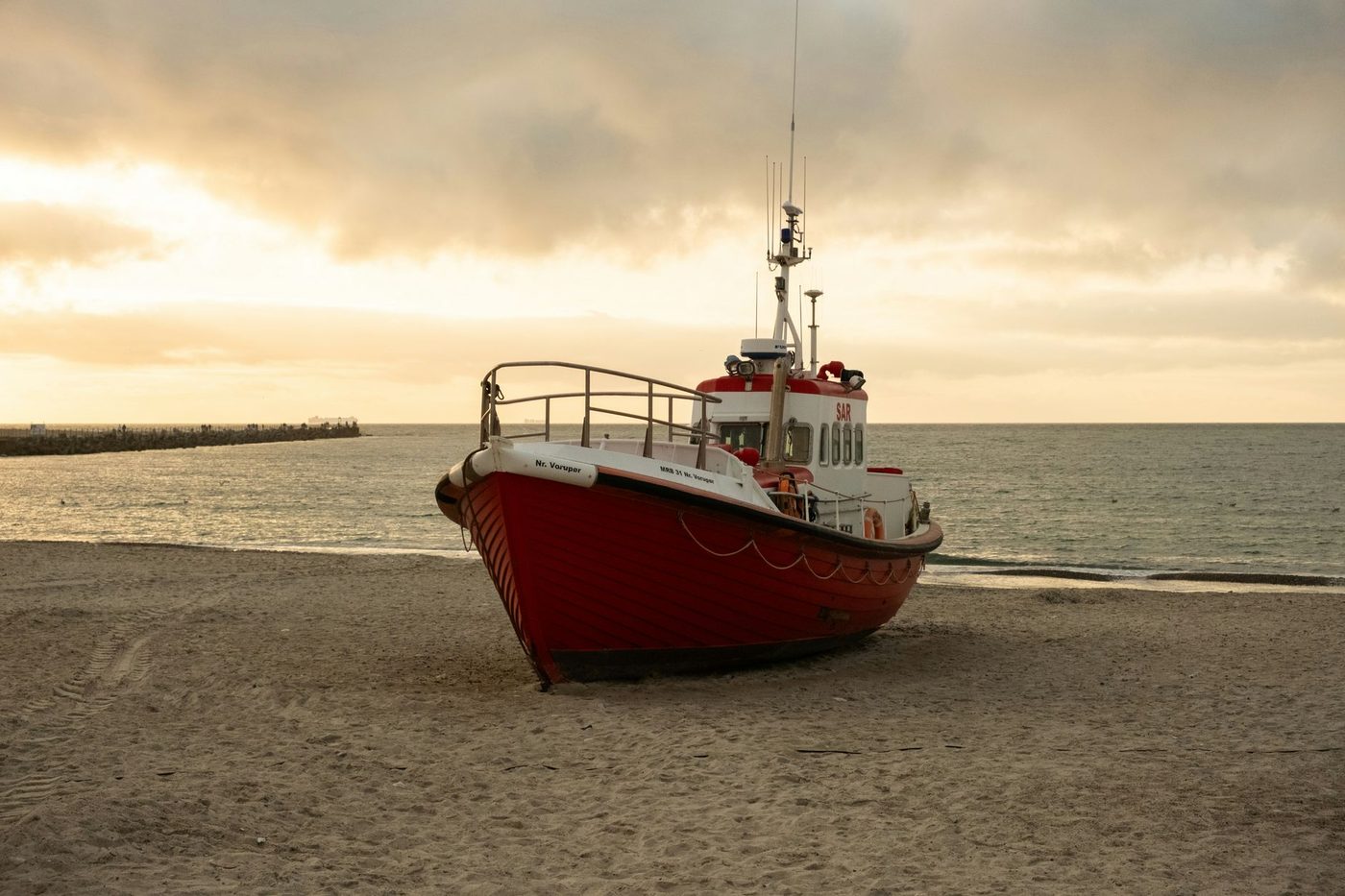 Vrouw sterft voor ogen badgasten na redding uit zee in De Panne