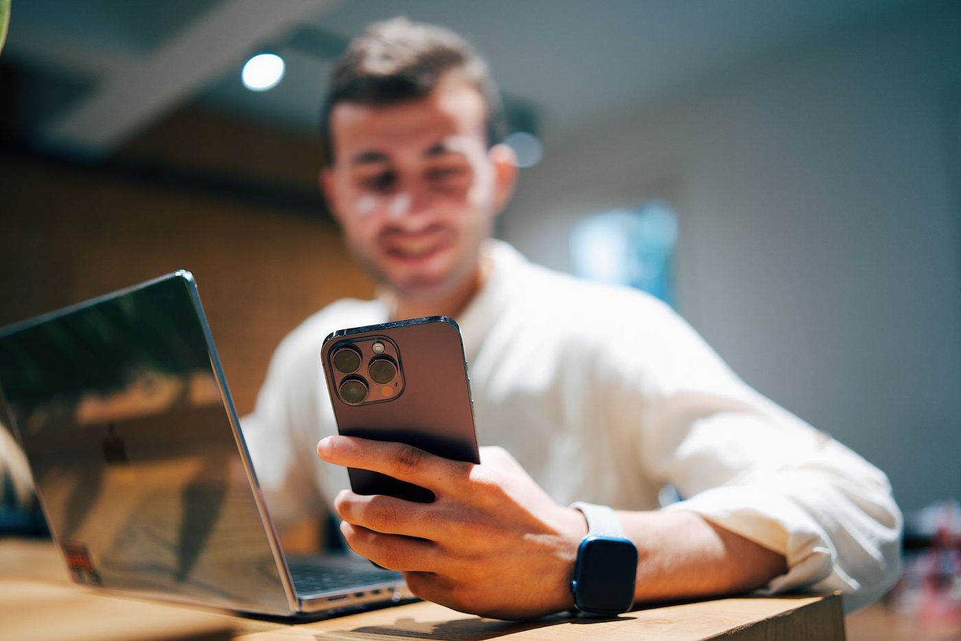 Wout van Aert lanceert eigen mobiele provider WvA Mobile in samenwerking met Telenet