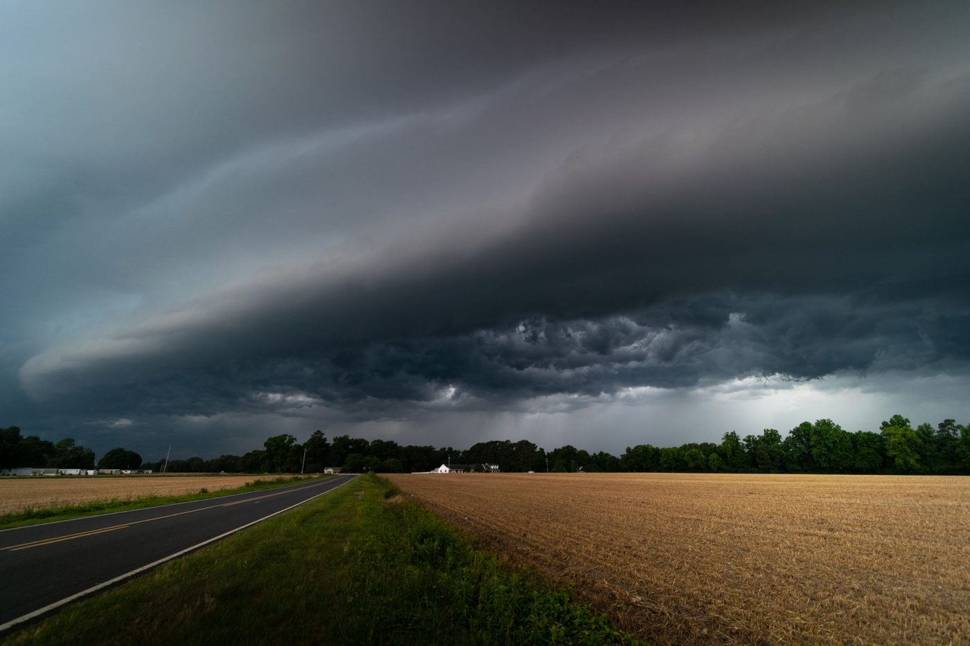 Extreme hagel legt etappe Ronde van Spanje plat