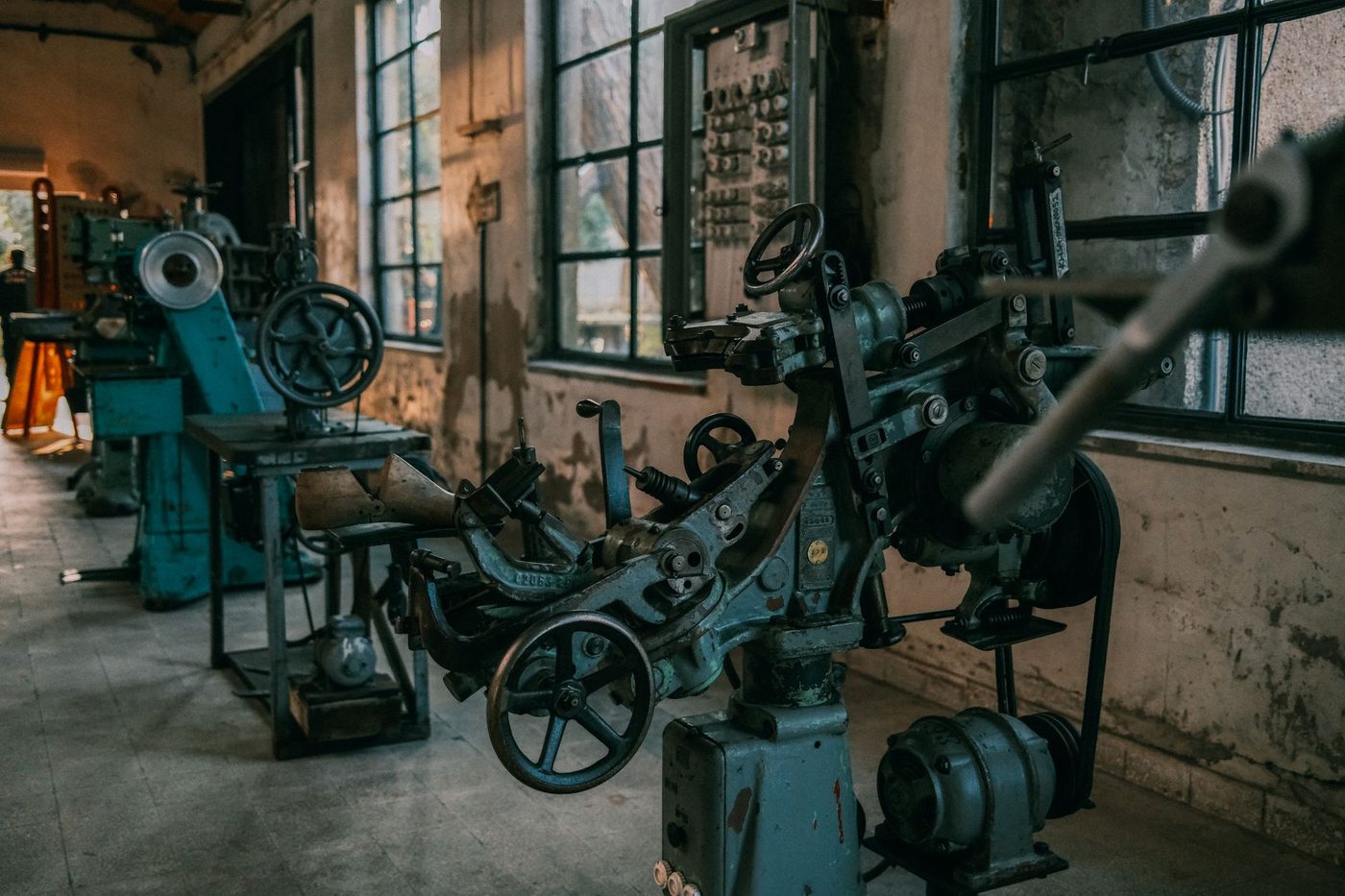 Bijna 3 op 10 machines in Belgische fabrieken staan stil: dit zegt dat over onze industrie