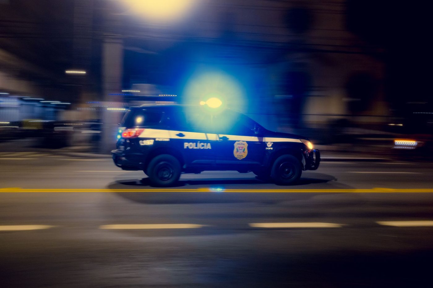 Ierse politie onderschept autobom vlak voor grens Noord-Ierland: twee opgepakt