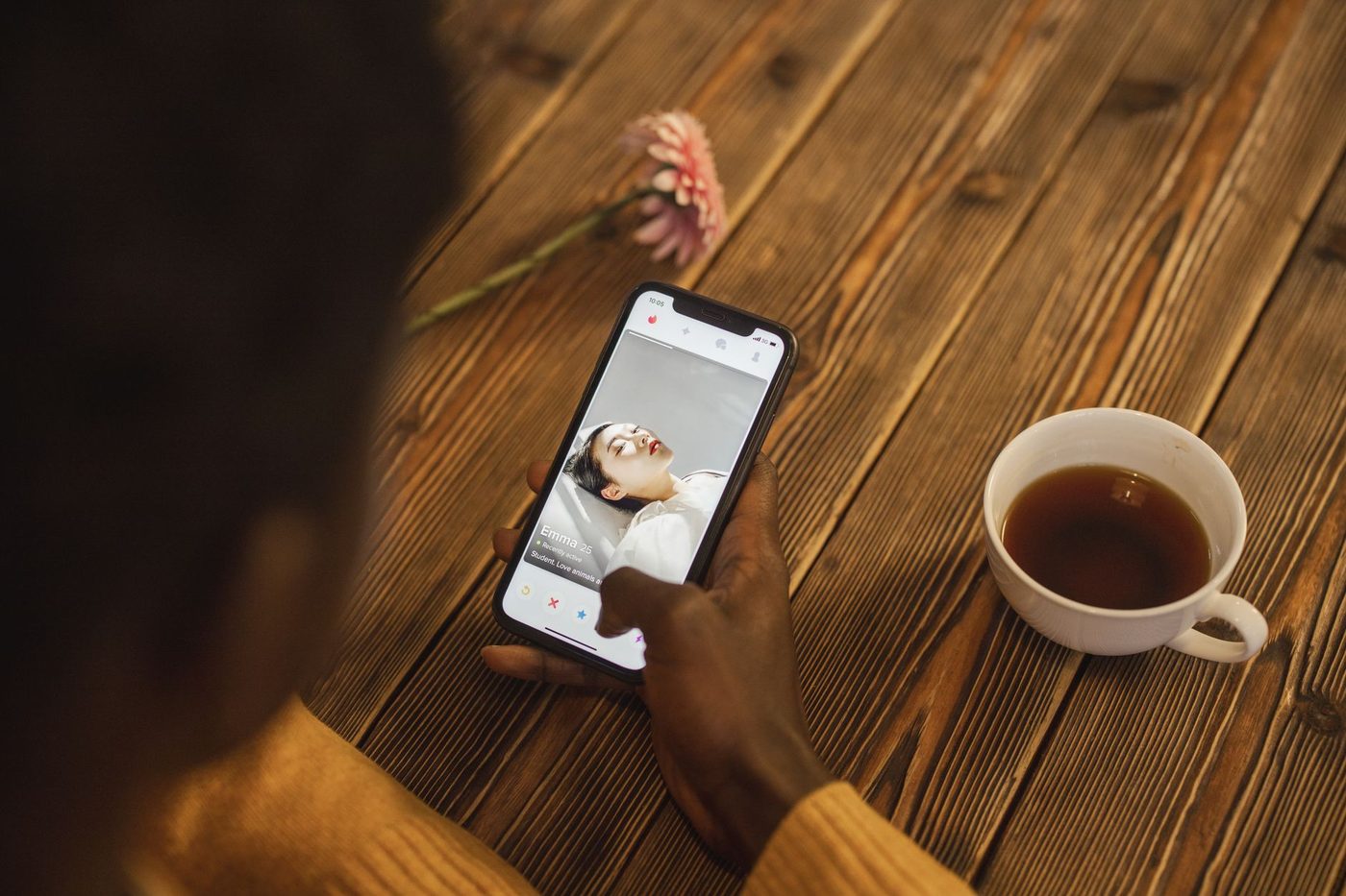 Student (20) had seks met slapende Tinderdate: rechter oordeelt — verkrachting