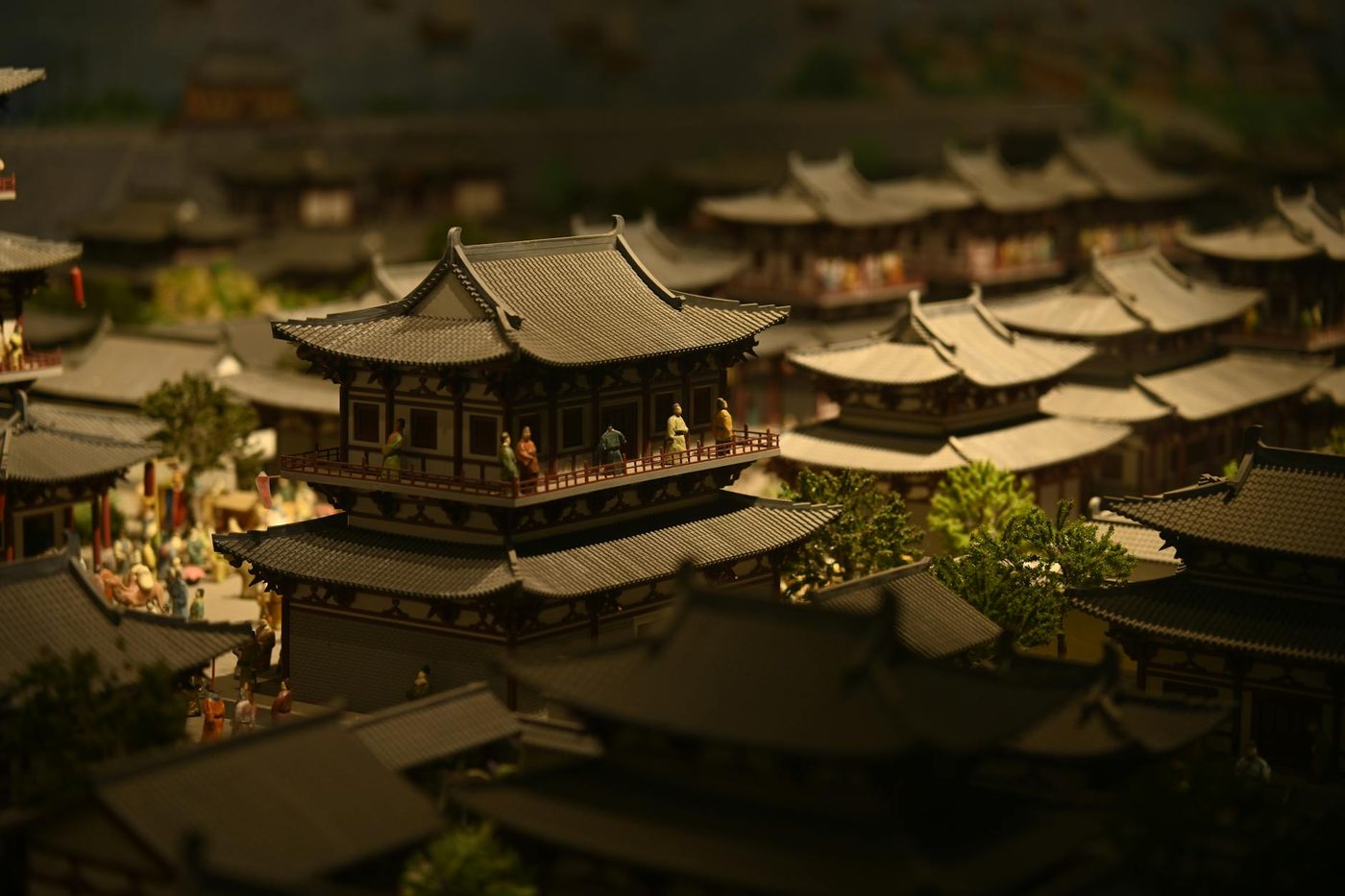 Floris van Vugt (24) bouwt thuis zijn eigen Efteling-wereld