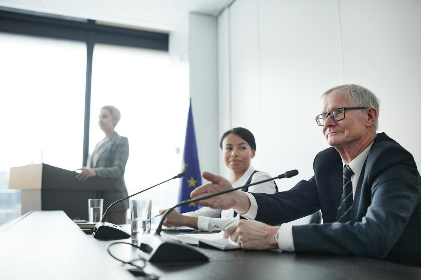 Onderhandelingen over septemberverklaring stilgevallen na medische incidenten