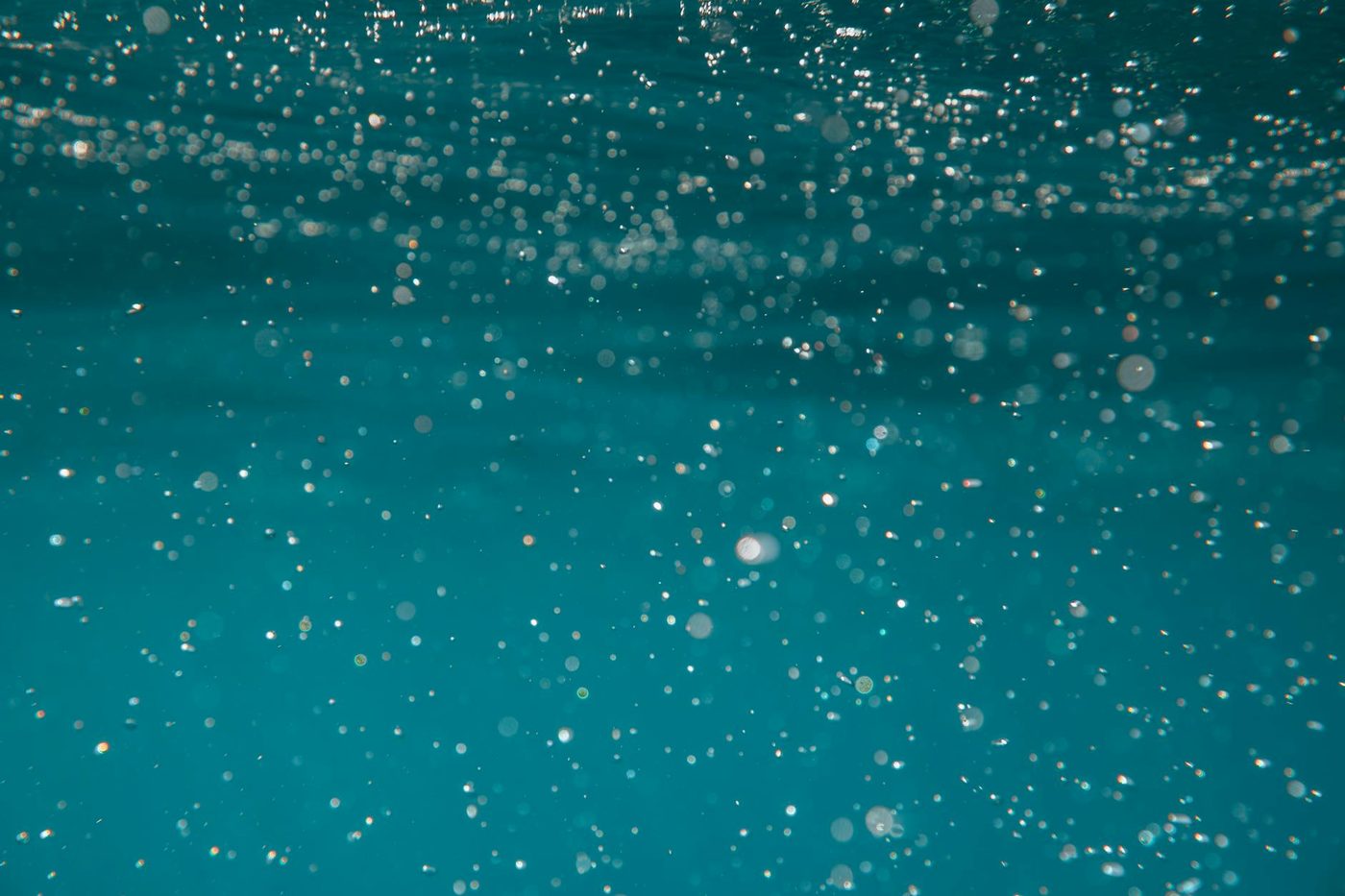 Microplastics in de atmosfeer versterken opwarming van de aarde