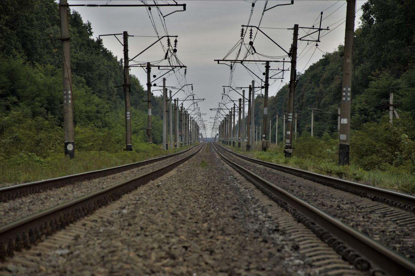 Trein rijdt persoon dood in Zeebrugge: spoorverkeer naar Knokke uren plat
