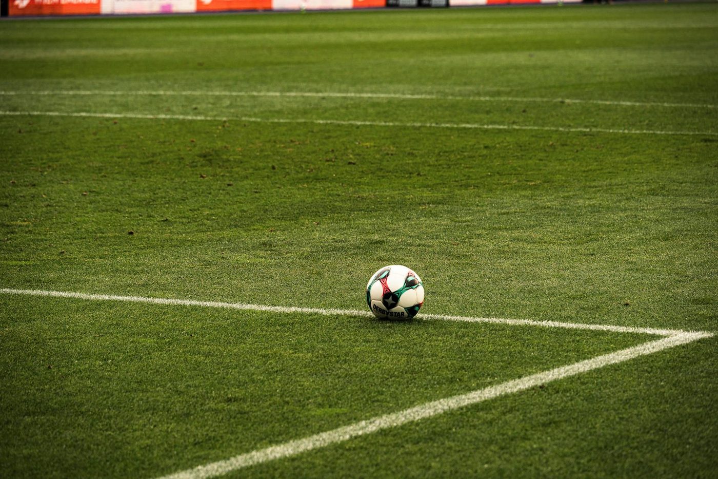 Jongen van 7 overleden na ongeval op voetbalveld in Duitsland