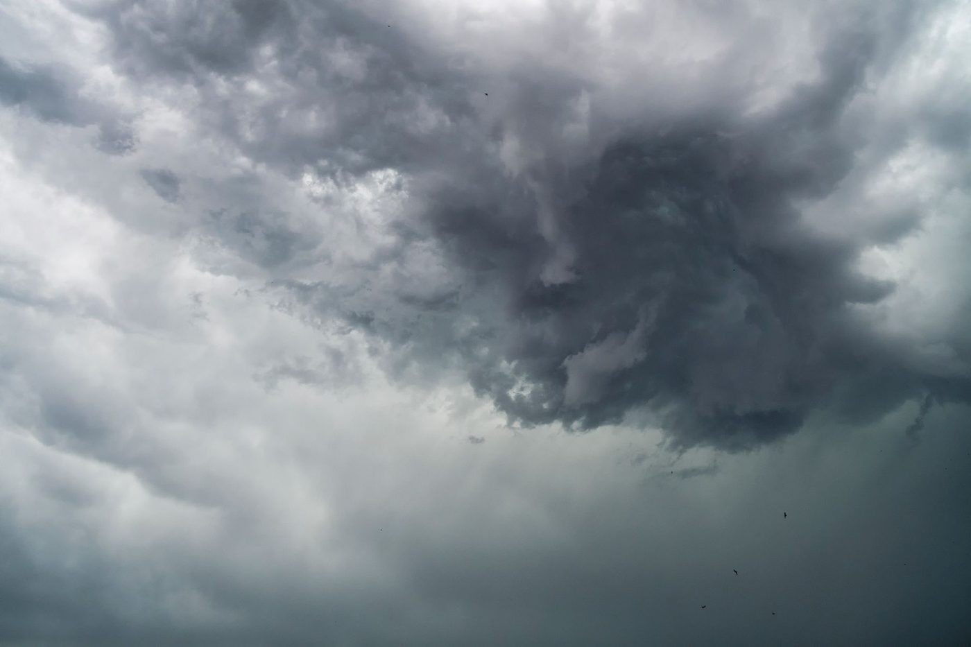 Geen zon, wel regen en onweer: deze woensdag wordt een flinke druiler